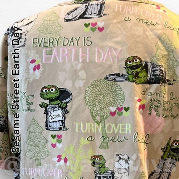 Oscar the Grouch Sesame Street Earth Day Scrub Top Size Small - Picture 4 of 11
